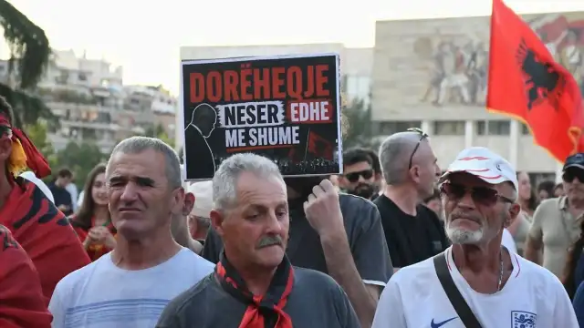 Arnavutluk Başkenti Tiran'da Turizm Projesi Protestoları 26. Gününde Sürüyor