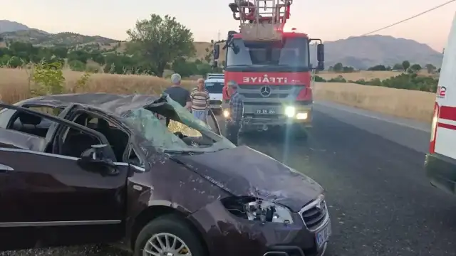 Diyarbakır Kulp'ta Otomobil Şarampole Devrildi: 2 Ölü, 3 Yaralı
