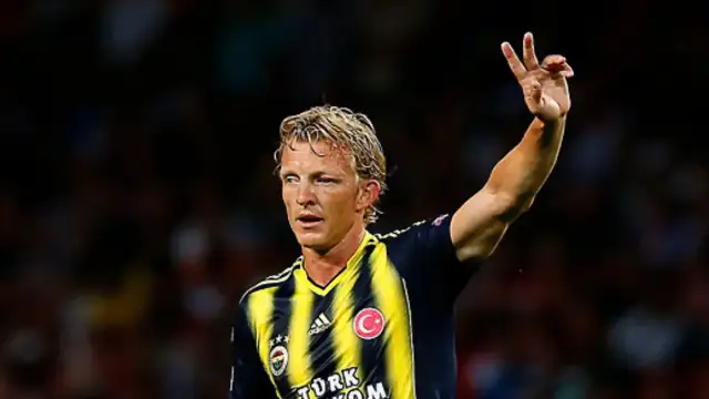 Fenerbahçe'den Teknik Kadroya Yeni Takviye: Dirk Kuyt Görevine Başladı