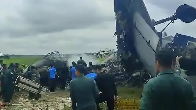 Hindistan'da Askeri Kargo Uçağı Düştü: 5 Personel Hayatını Kaybetti