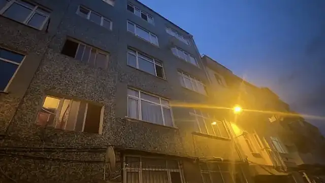 İstanbul'da 5. Kattan Düşen Kadın Hayatını Kaybetti