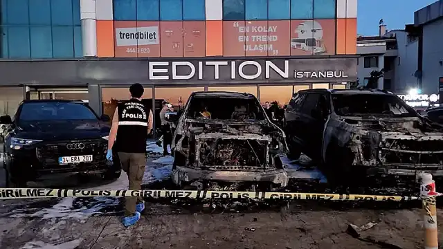 İstanbul'da Oto Galeri Kundaklama Şüphesi: 50 Milyon TL'lik Hasar