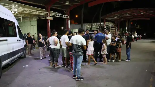 İzmir Konak'ta Evde Çıkan Kavgada Bir Kişi 9 Bıçak Darbesiyle Ağır Yaralandı