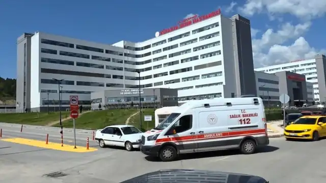 Kütahya'da okul etkinliğinde gıda zehirlenmesi şüphesi: 25 kişi hastaneye kaldırıldı