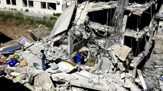 Lübnan'da İsrail Saldırıları Devam Ediyor: 15 Ölü