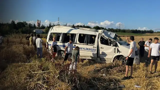 Silivri'de Minibüs Kazası: 2 Ölü, 10 Yaralı