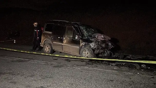 Sivas'ta Trafik Kazası: 3 Ölü, 2 Yaralı