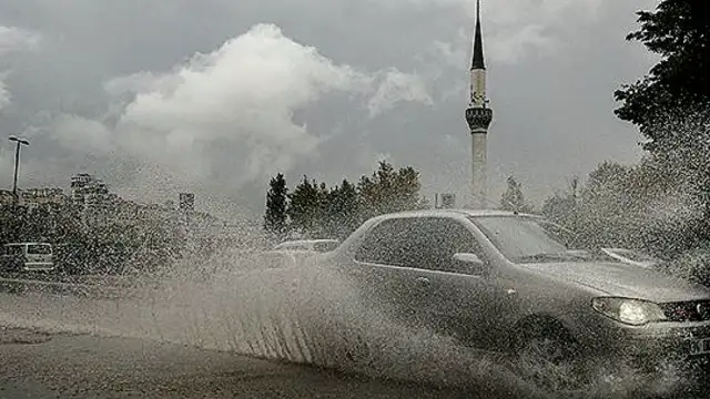 Türkiye Genelinde Sağanak Yağış Bekleniyor: Dikkatli Olunması Önerildi