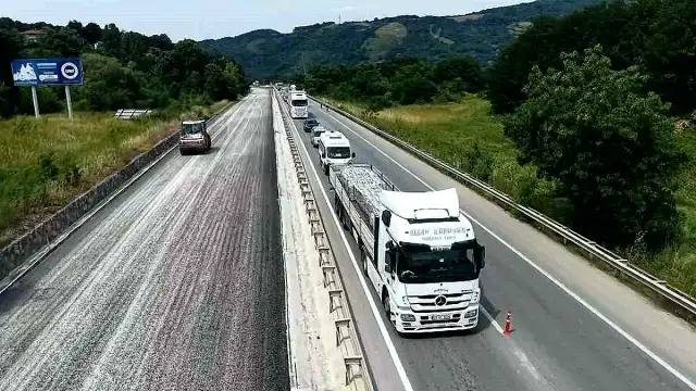 Yalova-Bursa Kara Yolunda Asfaltlama Çalışmaları Sürüyor