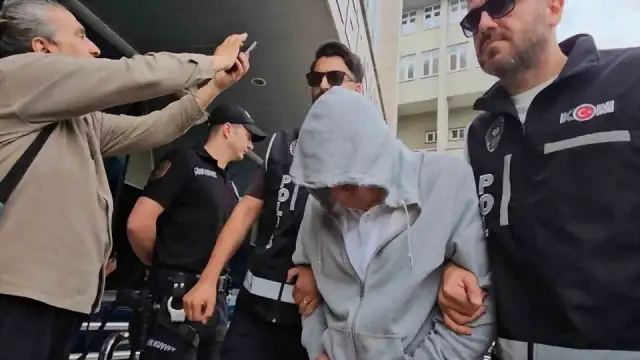 Zonguldak'ta Hastanede Operasyon: Uzman Doktor F.T. 400 Bin TL Nakit Para ile Yakalandı