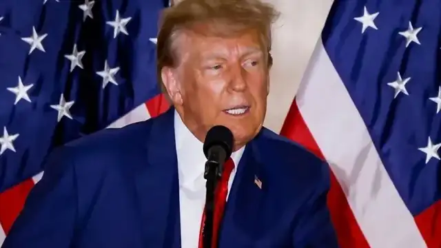 ABD Başkanı Trump'ın Seçim Yardım Komisyonu Kararı: Üyeler Görevden Alındı