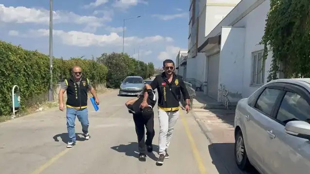 Adana'da 3 Kişinin Öldürüldüğü Olayla İlgili Şüpheli Tutuklandı