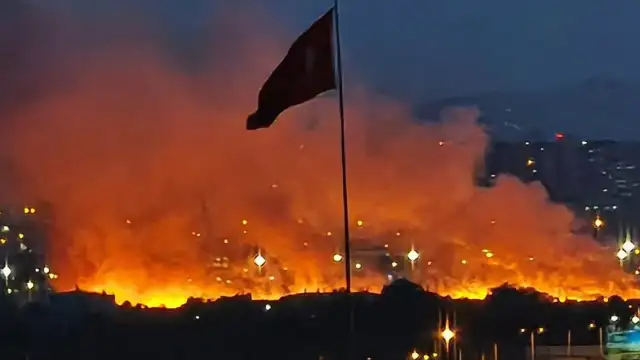 Ankara Etimesgut'ta Otluk Arazide Yangın Çıktı