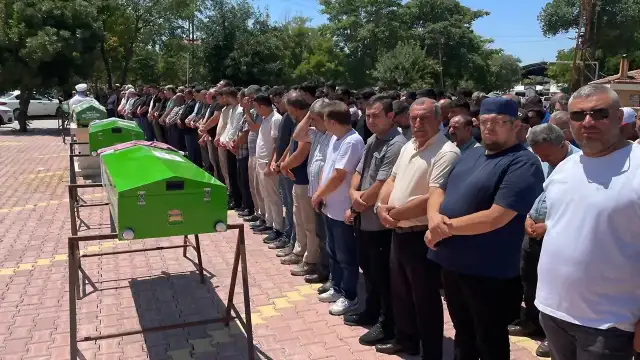 Antalya Manavgat'taki feci kazada hayatını kaybeden 5 kişi Konya'da defnedildi
