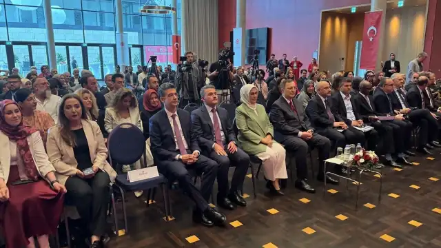 Berlin'de 15 Temmuz Paneli: 'İhanet ve Diriliş' Vurgulandı