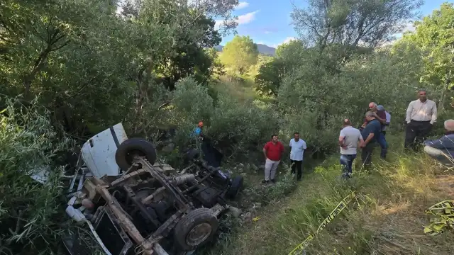 Bingöl Yayladere'de Kamyonetin Uçuruma Yuvarlanması Sonucu 3 Kişi Hayatını Kaybetti