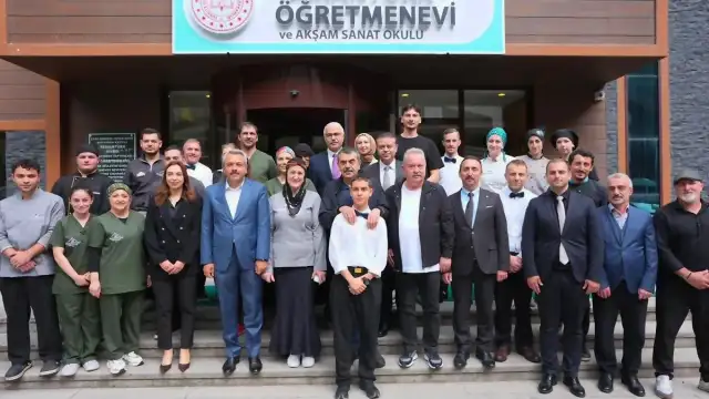 Çamlıhemşin'de Eğitim Zirvesi: Bakan Yusuf Tekin Katılımıyla Eğitim Kampı Düzenlendi