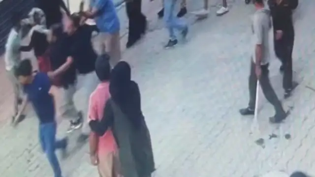 Eskişehir'de Kavga: 2 Polis ve 7 Kişi Yaralandı, Güvenlik Kamerası Görüntüleri Ortaya Çıktı