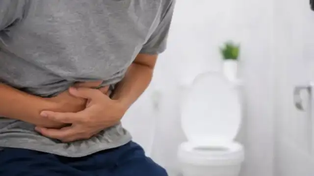 Gastroenteroloji Uzmanı Dr. Öğr. Üyesi Halil Şahin: "Enfeksiyondan korunmanın en etkili yöntemi hijyen ve güvenilir gıda tüketimidir"