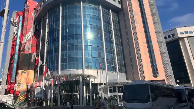 İş Adamı T.K.'dan İddia: Fatma Kaplan Hürriyet'e 3 Kilogram Altın Verdiğini Öne Sürdü