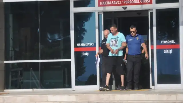 İzmir'de İş Yeri Kundaklama Şüphelisi Tutuklandı