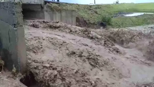 Kars'ta Şiddetli Yağışlar: Arpaçay İlçesinde Köy Yolu Ulaşıma Kapandı