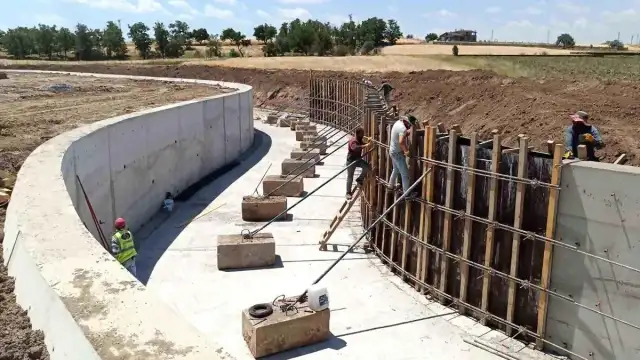Kayseri'de Sosun Deresi Taşkın Koruma Çalışmaları Devam Ediyor