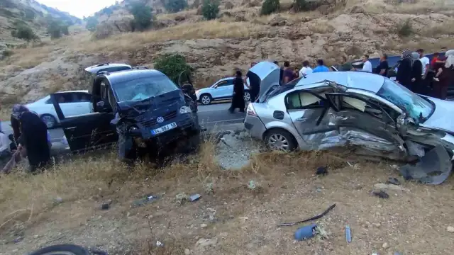 Mardin'de Trafik Kazası: 9 Yaralı