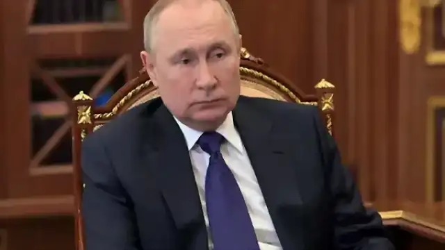 Rusya Devlet Başkanı Putin: "Ukrayna'nın askeri sanayi tesisleri vurulacak"