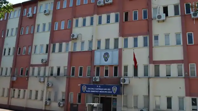 Salihli'de Uzaklaştırma Kararına Tepki Gösteren Şahıs Eşini Öldürdü