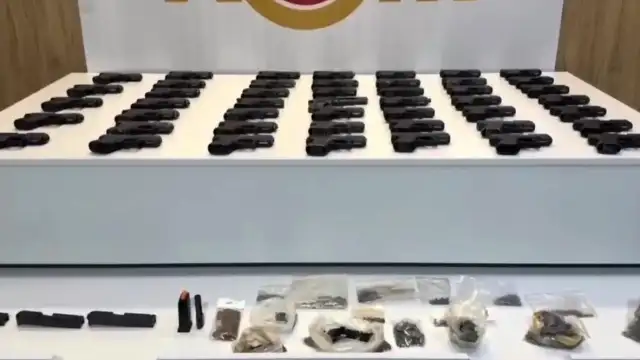 Samsun'da Silah Kaçakçılığı Operasyonu: Araç Döşemelerinden 47 Tabanca Çıktı