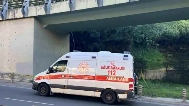 Şişli'de Yol Kenarında Erkek Cesedi Bulundu