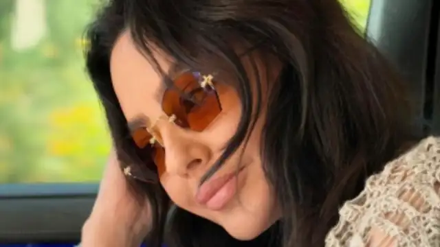 Ünlü Şarkıcı Ebru Gündeş'ten Yeni Çalışma İpucu