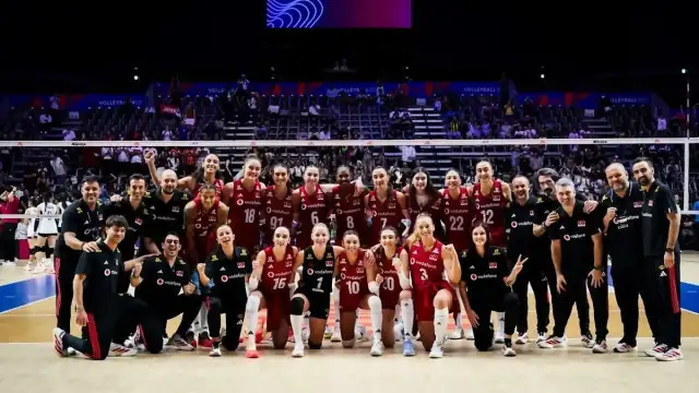 Voleybol Milletler Ligi: Filenin Sultanları Tayland Karşısında Galip Geldi