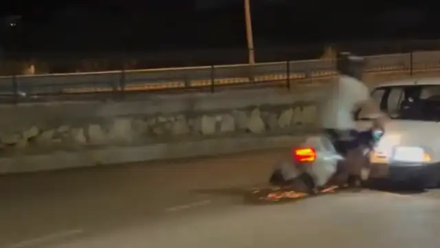 Adıyaman'da Tehlikeli Manevra Yapan Otomobile Çarpan Motosikletli Yaralandı