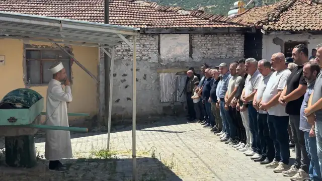 Apartman Yöneticisi Yardımcısı A.K., Komşusu Tarafından Öldürüldü, Toprağa Verildi