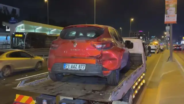 Bahçelievler'de Zincirleme Kaza: 3 Yaralı