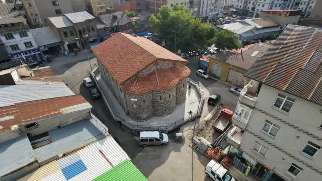 Erzurum'un Tarihi Fetih Camii'nde Restorasyon Sırları Ortaya Çıkardı: 29 Yıllık Fresk Yeniden Gün Yüzüne Çıktı