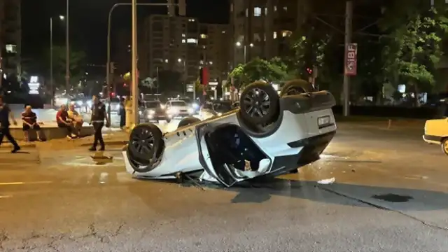 Otomobil ile SUV'un çarpıştığı kazada 2 kişi yaralandı