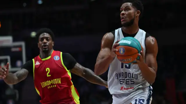 Anadolu Efes, VTB Süper Kupa'da Şampiyon Oldu