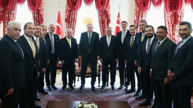 Cumhurbaşkanı Erdoğan, Dört Büyük Spor Kulübünün Başkanları ve Yöneticileriyle Bir Araya Geldi
