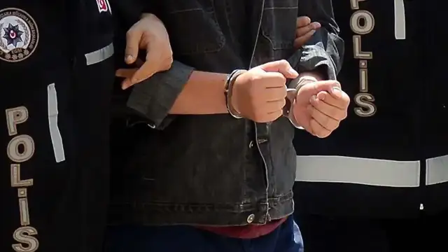 Otel Çalışanı Tartışma Sonrası Arkadaşını Karnından Bıçakladı: S.D. Tutuklandı