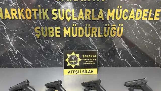 Otoyolda Yapılan Operasyonda 4 Ruhsatsız Tabanca Ele Geçirildi