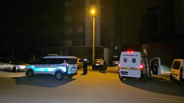Adana'da Paniğe Kapılan Ö.Ö., 3. Kattan Düşerek Hayatını Kaybetti