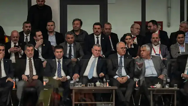 Bakan Bak'tan Galatasaray Voleybol Takımına Şampiyonluk Tebriği