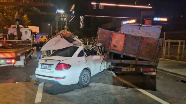 Beyoğlu'nda Alkollü Sürücünün Neden Olduğu Zincirleme Kazada 3 Kişi Yaralandı
