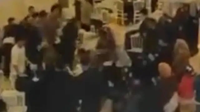 Bolu'da Düğün Salonunda Takı Töreninde Kavga: Tekme ve Yumruklar Havada Uçuştu