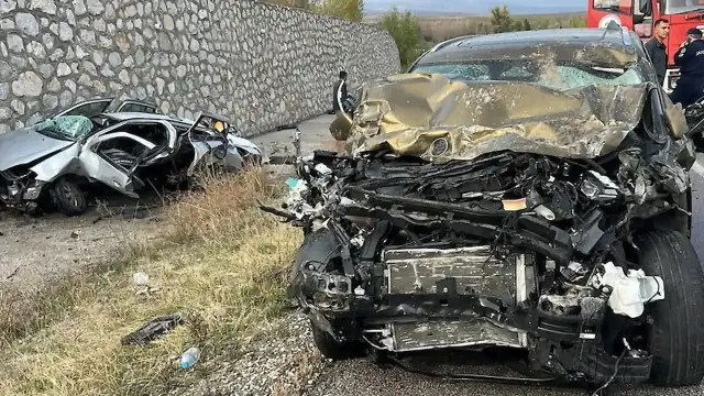 Çorum'da Trafik Kazası: 4 Kişi Hayatını Kaybetti, 2 Kişi Yaralandı
