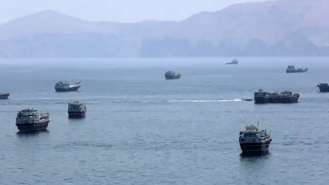 İran, Hürmüz Boğazı'nın Doğusunda Bir İnsansız Deniz Aracını Vurdu, Petrol Tankerleri Mayınlara Çarptı