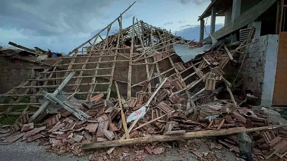 Çorum Sungurlu'da Hortum Felaketi: İki Köyde Evlerin Yüzde 80'i Yıkıldı, 5 Kişi Yaralandı